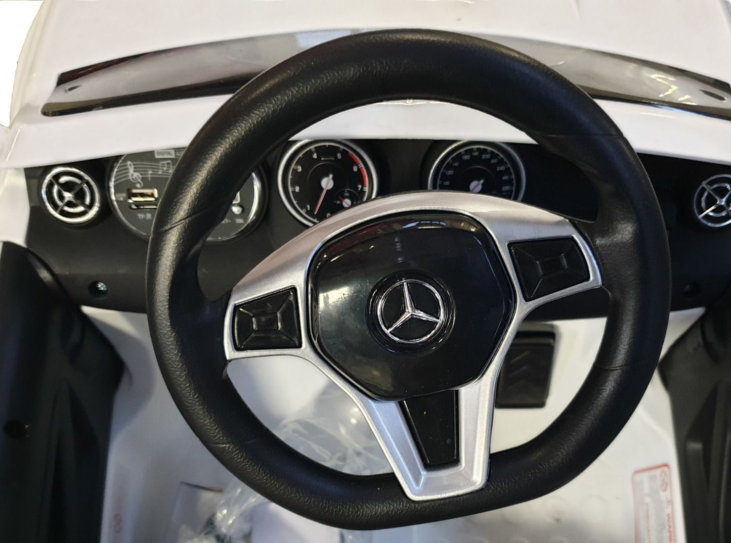 Mercedes-Benz Amg Gla45 Kinderauto 12V 2x35W  Kinderfahrzeug Kinder Elektroauto Mp3